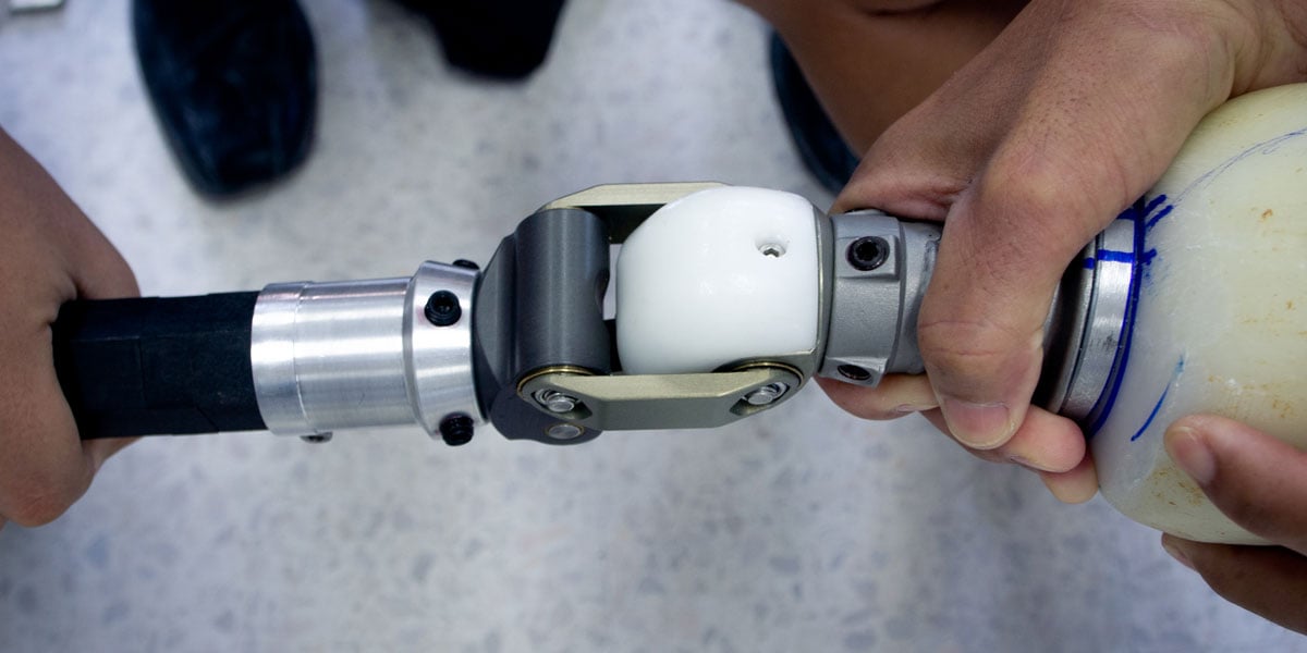 Techniques for wear protection in medical prosthetics